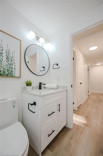 191 Mendel Court, Oakville, ON - Indoor Photo Showing Bathroom