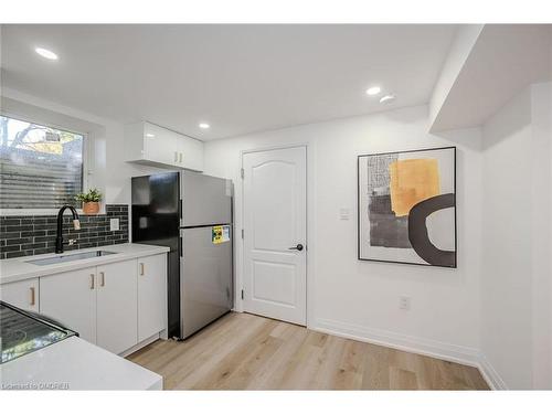 191 Mendel Court, Oakville, ON - Indoor Photo Showing Kitchen