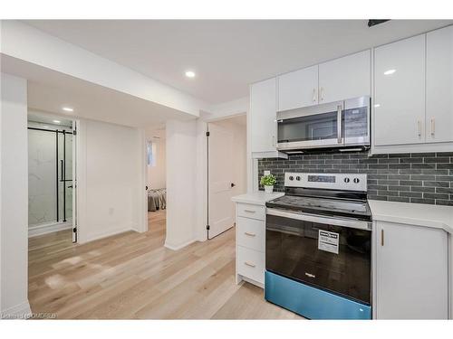 191 Mendel Court, Oakville, ON - Indoor Photo Showing Kitchen