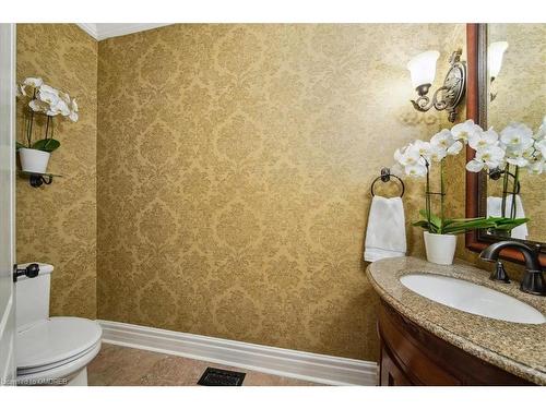 3021 Woodland Park Drive, Burlington, ON - Indoor Photo Showing Bathroom