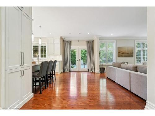 3021 Woodland Park Drive, Burlington, ON - Indoor Photo Showing Living Room