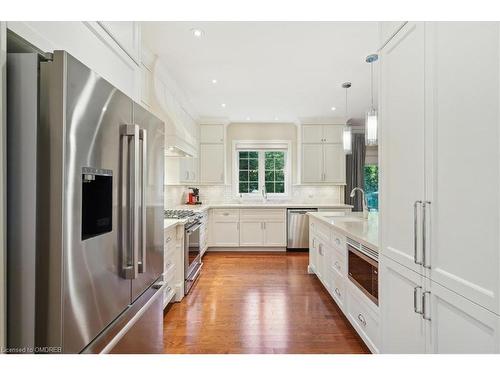 3021 Woodland Park Drive, Burlington, ON - Indoor Photo Showing Kitchen With Upgraded Kitchen