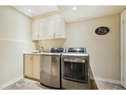 3021 Woodland Park Drive, Burlington, ON - Indoor Photo Showing Laundry Room