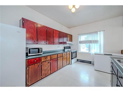 B-950 Barton Street E, Hamilton, ON - Indoor Photo Showing Kitchen With Double Sink