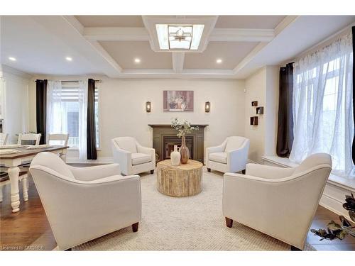 48 Palomino Drive, Carlisle, ON - Indoor Photo Showing Living Room