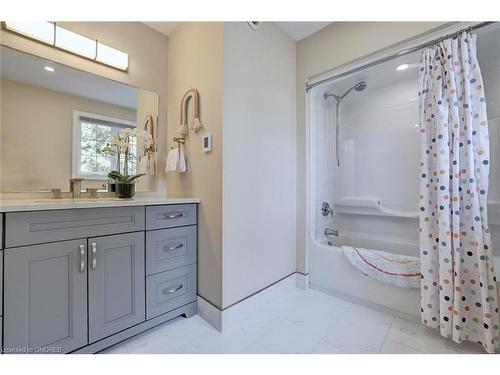 48 Palomino Drive, Carlisle, ON - Indoor Photo Showing Bathroom