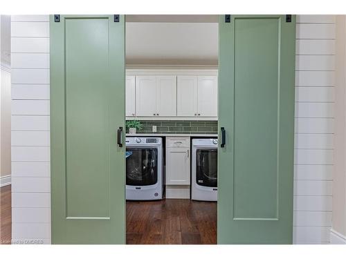 48 Palomino Drive, Carlisle, ON - Indoor Photo Showing Laundry Room