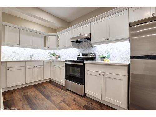 48 Palomino Drive, Carlisle, ON - Indoor Photo Showing Kitchen