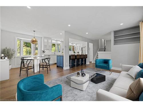 483 Caesar Avenue, Oakville, ON - Indoor Photo Showing Living Room