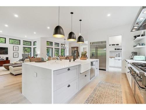 114 Reding Road, Ancaster, ON - Indoor Photo Showing Kitchen With Upgraded Kitchen