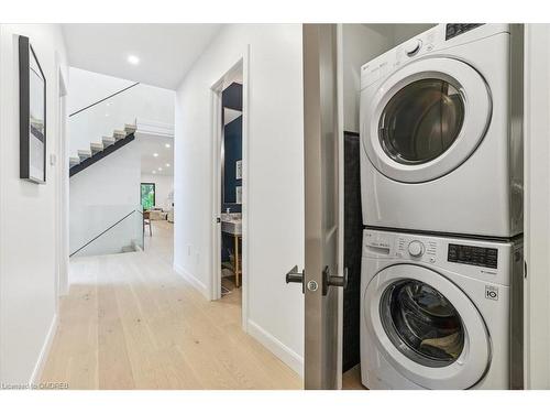 114 Reding Road, Ancaster, ON - Indoor Photo Showing Laundry Room