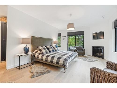 114 Reding Road, Ancaster, ON - Indoor Photo Showing Bedroom