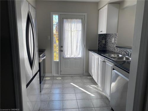 802 Fowles Court, Milton, ON - Indoor Photo Showing Kitchen With Double Sink