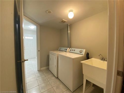 802 Fowles Court, Milton, ON - Indoor Photo Showing Laundry Room