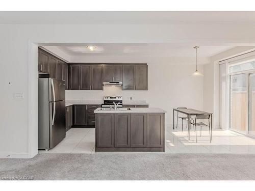 86-166 Deerpath Drive, Guelph, ON - Indoor Photo Showing Kitchen