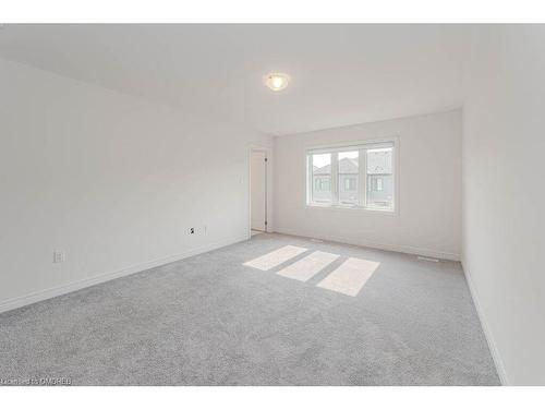 86-166 Deerpath Drive, Guelph, ON - Indoor Photo Showing Other Room