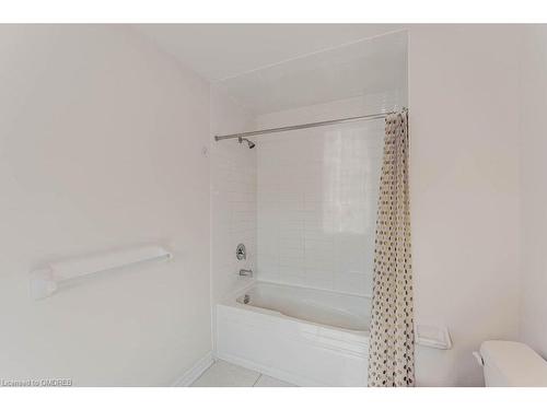 86-166 Deerpath Drive, Guelph, ON - Indoor Photo Showing Bathroom