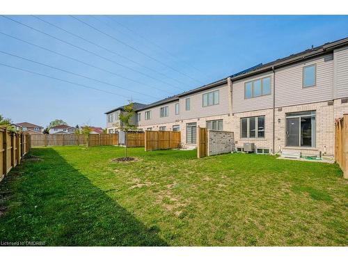 86-166 Deerpath Drive, Guelph, ON - Outdoor