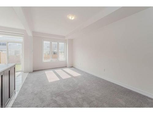 86-166 Deerpath Drive, Guelph, ON - Indoor Photo Showing Other Room