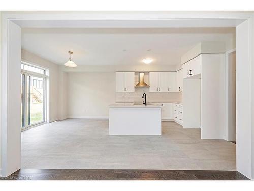 280 Forks Road, Welland, ON - Indoor Photo Showing Kitchen