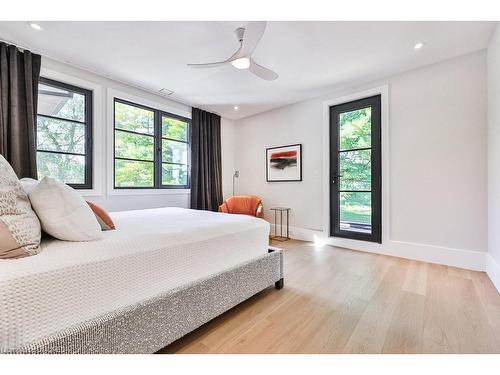 6583 Twiss Road, Burlington, ON - Indoor Photo Showing Bedroom