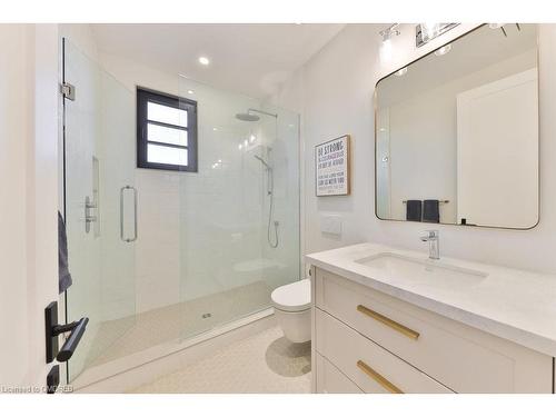 6583 Twiss Road, Burlington, ON - Indoor Photo Showing Bathroom