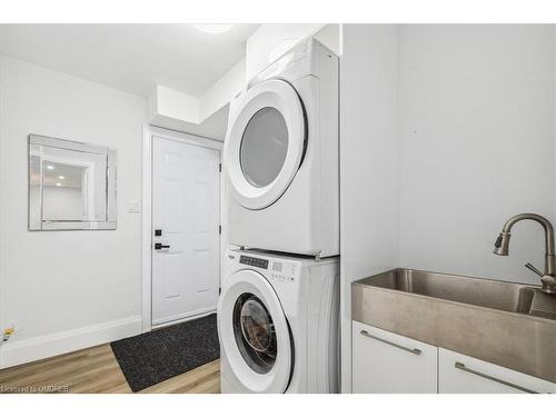 91 Oneida Boulevard, Hamilton, ON - Indoor Photo Showing Laundry Room