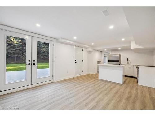 91 Oneida Boulevard, Hamilton, ON - Indoor Photo Showing Kitchen