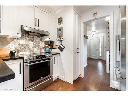 108 Chalmers Street, Oakville, ON - Indoor Photo Showing Kitchen