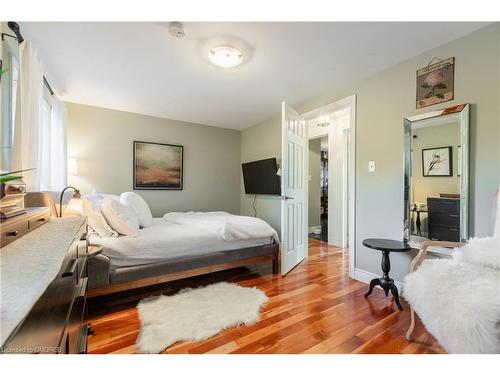 108 Chalmers Street, Oakville, ON - Indoor Photo Showing Bedroom