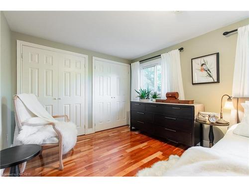 108 Chalmers Street, Oakville, ON - Indoor Photo Showing Bedroom