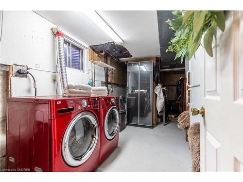 108 Chalmers Street, Oakville, ON - Indoor Photo Showing Laundry Room