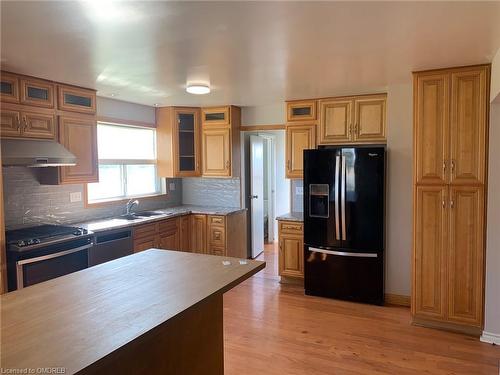 3911 Garrison Road, Ridgeway, ON - Indoor Photo Showing Kitchen With Double Sink