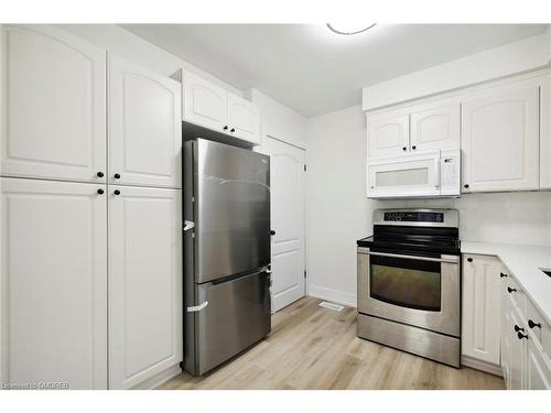 Upper-87 Leaside Drive, St. Catharines, ON - Indoor Photo Showing Kitchen