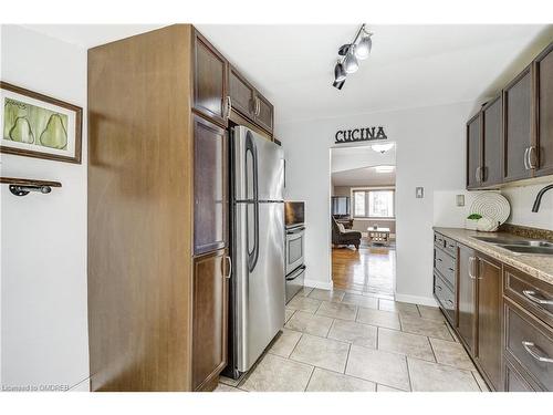 183 Rosslyn Avenue S, Hamilton, ON - Indoor Photo Showing Kitchen With Double Sink