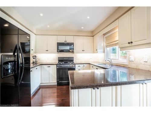 2058 Grand Boulevard, Oakville, ON - Indoor Photo Showing Kitchen