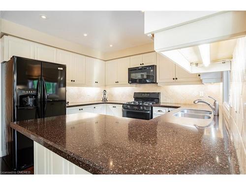 2058 Grand Boulevard, Oakville, ON - Indoor Photo Showing Kitchen With Double Sink