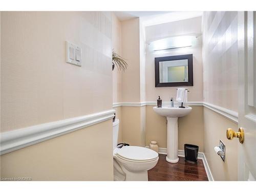 2058 Grand Boulevard, Oakville, ON - Indoor Photo Showing Bathroom