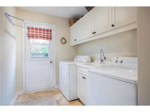 2058 Grand Boulevard, Oakville, ON - Indoor Photo Showing Laundry Room