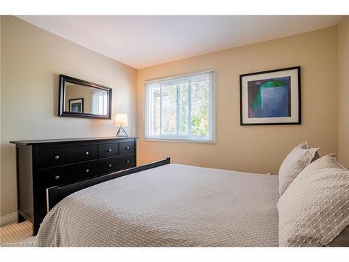 2058 Grand Boulevard, Oakville, ON - Indoor Photo Showing Bedroom