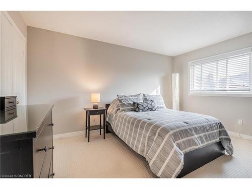 2058 Grand Boulevard, Oakville, ON - Indoor Photo Showing Bedroom