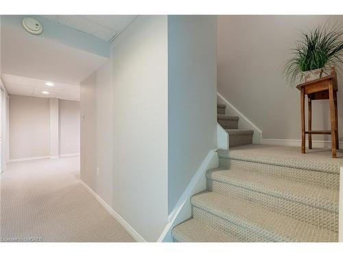 2058 Grand Boulevard, Oakville, ON - Indoor Photo Showing Other Room