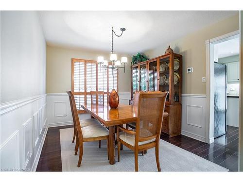 2058 Grand Boulevard, Oakville, ON - Indoor Photo Showing Dining Room