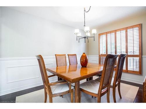 2058 Grand Boulevard, Oakville, ON - Indoor Photo Showing Dining Room