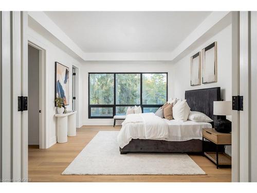 233 Lakewood Drive, Oakville, ON - Indoor Photo Showing Bedroom