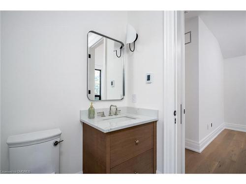 233 Lakewood Drive, Oakville, ON - Indoor Photo Showing Bathroom