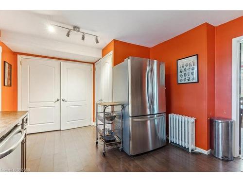 2076 Churchill Avenue, Burlington, ON - Indoor Photo Showing Kitchen