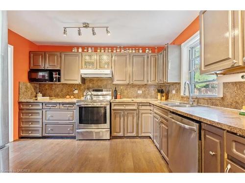 2076 Churchill Avenue, Burlington, ON - Indoor Photo Showing Kitchen With Double Sink