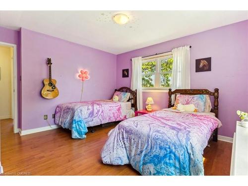 2076 Churchill Avenue, Burlington, ON - Indoor Photo Showing Bedroom