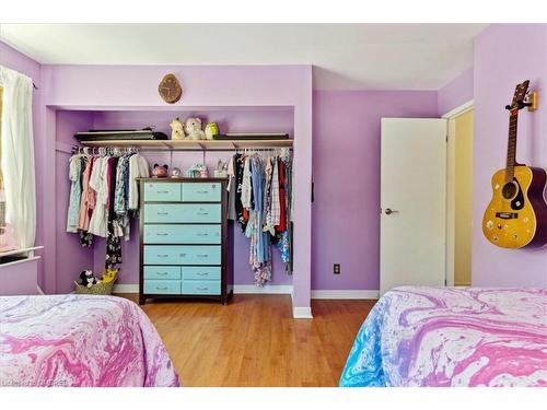 2076 Churchill Avenue, Burlington, ON - Indoor Photo Showing Bedroom